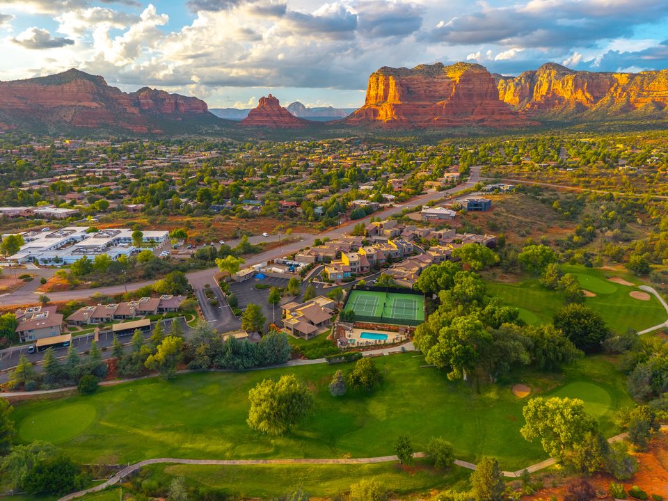 Canyon Mesa Country Club’s golf course and community, surrounded by Sedona red rocks